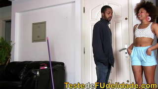 ���ுதலாளி மிகவும் பரபரப்பான அழகானவர்கள் பார்க்க விரும்புகிறேன் உங்கள் உடலில் வெளிப்பூச்சுக்கு உதவும் மருந்தெண்ணெய் தான் கவர்ச்சி Giovanna Bombom மூலம் அரைக்கும் உங்கள் வீட்டில் பயன்படுத்தி, ஒரு சிவப்பு உள்ளாடையுடன் காட்சி முழு தளம் சோதனை de Fudelidade