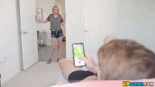 Petite قدم بہن اس کوماری کھو دیتا ہے کے ساتھ بھائی