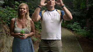 ���्त्री पुरुष समागम पोव मध्ये केबिन मध्ये माउंटन