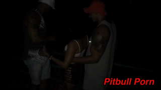 Fudemos na urca katika katikati ya barabara