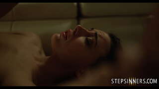 الخطوة أخي عاهرة تزوجت من الرجل