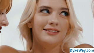 تقبيل مثلية الجنس