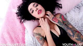 Frumos mexican face primul ei film porno Kitzia INTRO