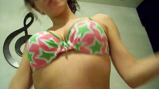 Throwback Déardaoin, Ashley Óga Fucks Buachaill Ag Caitheamh Rubar Ar An Chéad Dáta