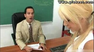 اسم هذه الفتاة!