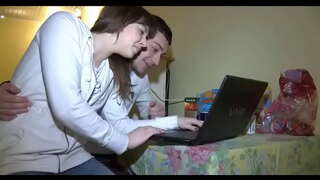 Studentët dashurinë e partive