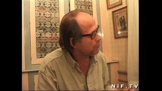 Isifrentshi blonde babe fucked kwaye jizzed ngomhla wakhe boobs