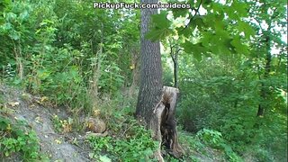 Υπαίθρια σκηνή σεξ με μια ξανθιά