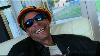 Megan Monroe ay makakakuha ng kanyang asawa puki pounded!