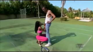 ���່ານນາງ Cherry ດອກໄມ້ແລະໂຄດຄໍາສັ່ງທີມງານບີບີຊີ