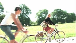 Երիտասարդ եւ խելոք ուսանողուհի լաքած իր դաժան ենթարկվել содомии եւ ստացել է խորը մտցնել