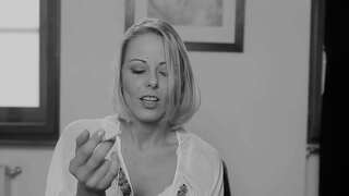 Mia-Lapis-01-SmokeAgony