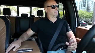 Te waka jarkoff punheta no carro