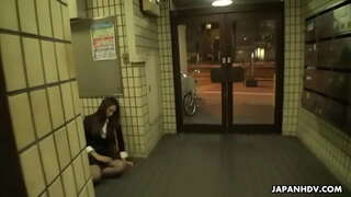 الآسيوية فاتنة الداعر