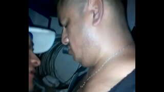 ���િયાળ બાથરૂમમાં