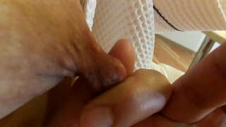 ���ားရေနို့ Milf လိမ်ဆွဲဆန့်လိုရော်ဘာလိုးနို့သီးခေါင်း