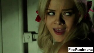 Blonde babe ግምገማዎች banged