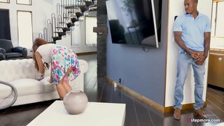 Grande Galo Negro encontrando consolo com sexy horny MILF