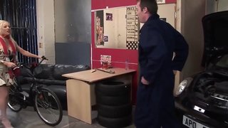 Синди распутная мамаша жок акча төлөйт нооруз майрамына карата заставляя өзүнө баарын жасоого