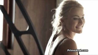 Глубокий анал с горячей блондинкой