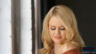 Big boobs eta borobil bat ipurdian rubia MILF babe erakusten off gorputza beroa