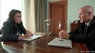 ���ਜ਼ੁਰਗ ਬੌਸ ਮਰਕੁਸ ਡੇਵਿਸ ਆਸਪਾਸ ਦੇ ਡੈਸਕ sexy ਵੱਡੇ ਚੂਚਕ ਚੂਚੀਆਂ ਕਰਮਚਾਰੀ Ashli Ames ਦੇ ਨਾਲ ਹੈ ਅਤੇ ਵੱਡੀ ਲੂੰਡ ਗੁਣਾ ਉਸ ਦੀ ਚੂਤ ਦੇ ਪਿੱਛੇ ਵਿੱਚ ਰੱਸੀ ਬੰਨ ਕੇ