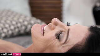 Hatua Fucks Mama Yake Msagaji StepDaughter